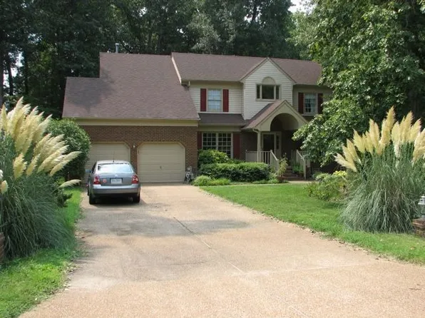 112 Kent Taylor Dr, Yorktown, VA 23693
