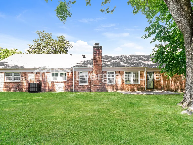 2886 Stage Park Dr — Photo 2