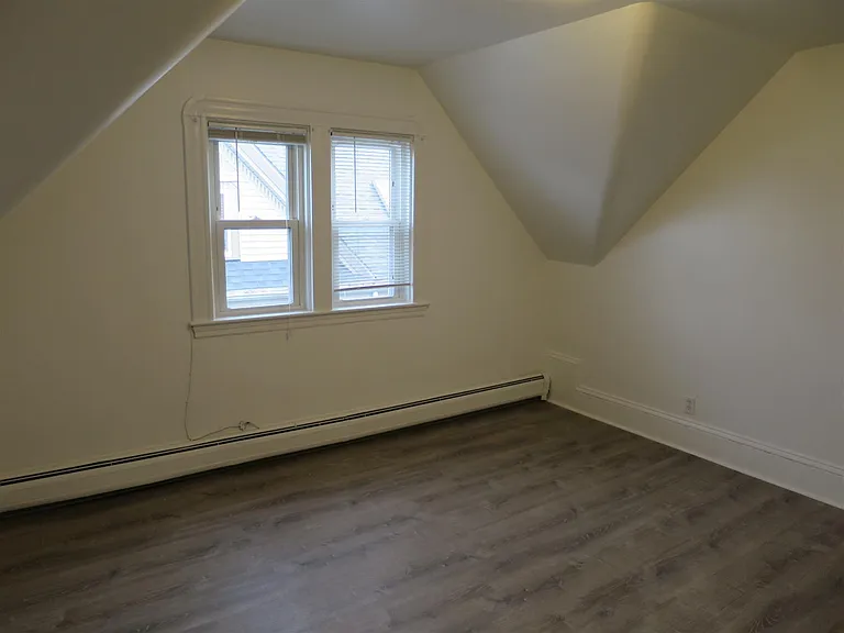 203 Highland Ave — Photo 6