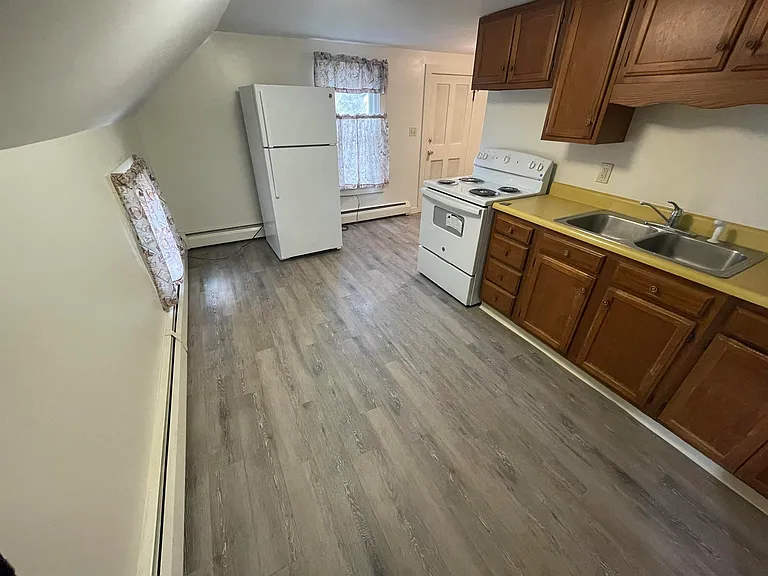49 E Center St #2 — Photo 6