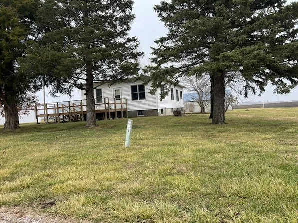 1368 N 1900 East Rd, Taylorville, IL 62568