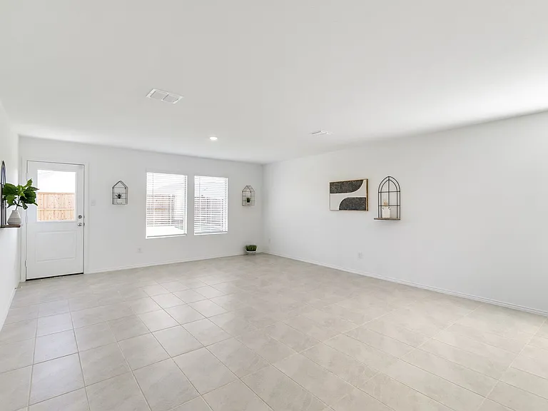 2821 Watchpoint Rd — Photo 6