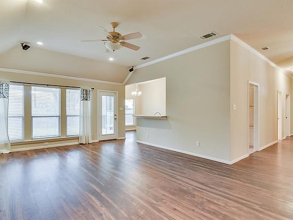 5th image of 1712 Newcastle Dr