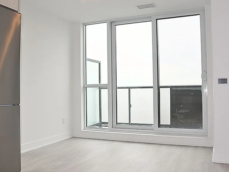 2545 Simcoe St N #Penthouse 21 — Photo 2