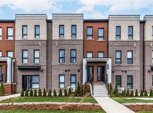 90 Skinner Rd #2, Hamilton, ON L8B 1Y3