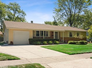 161 N Babcock Dr, Palatine, IL 60074