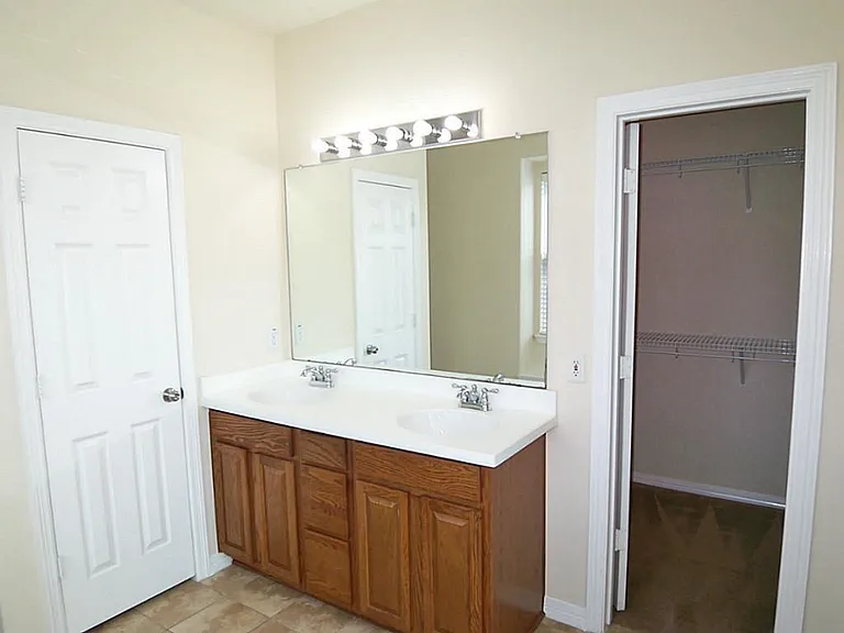 17207 Mossbriar Ln — Photo 15