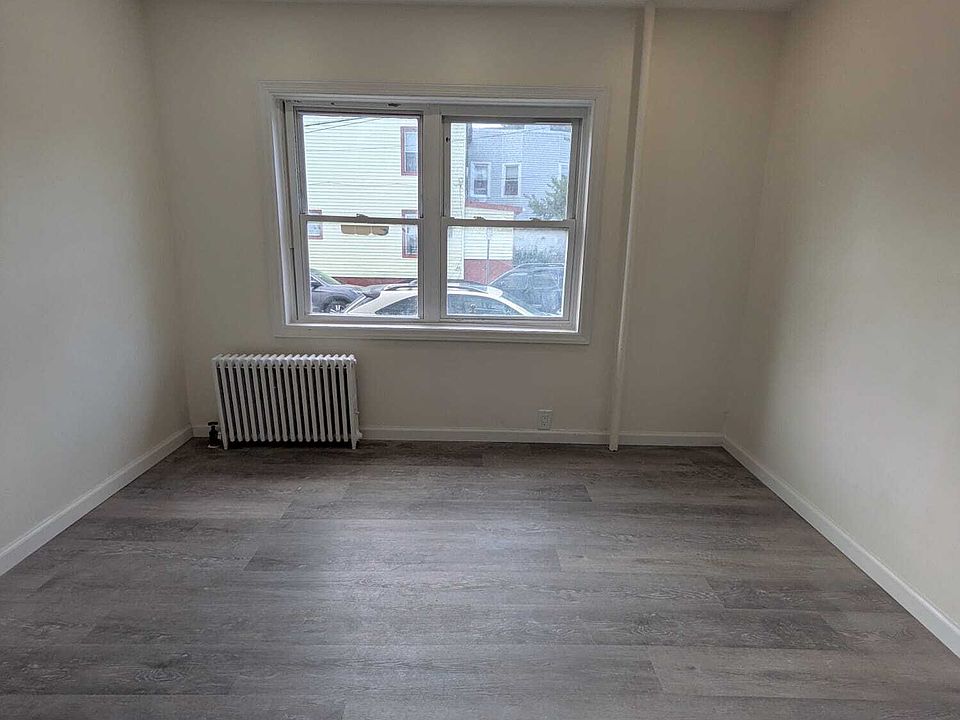 1st image of 204 Duncan Ave #Var1