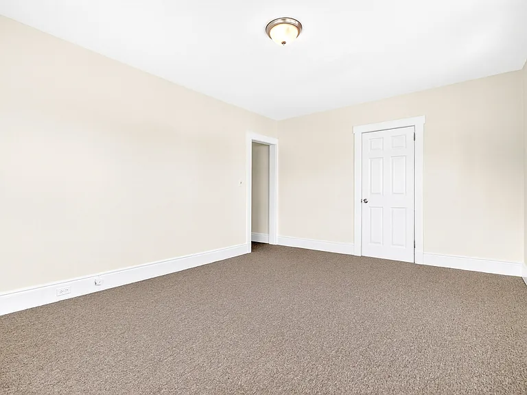 825 Main St #A — Photo 28