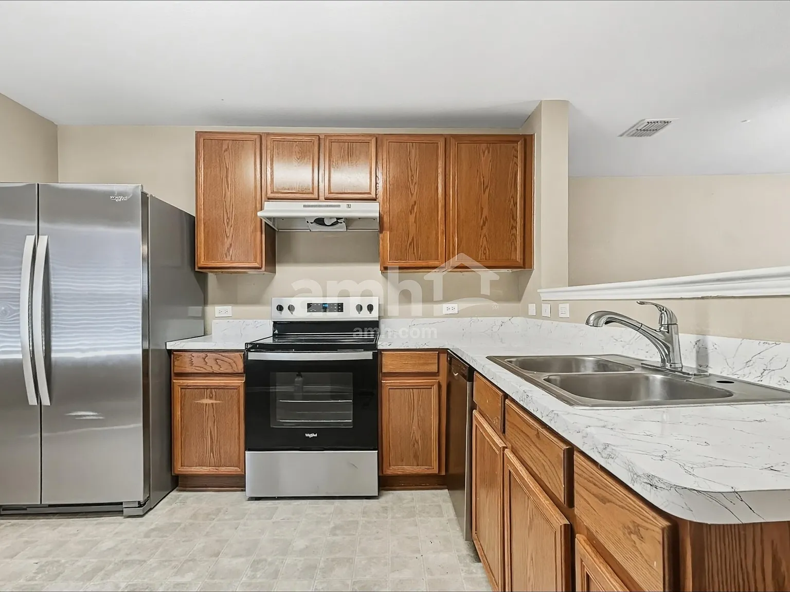4 bed, 2.0 bath, 1956 sqft, $2,200 — Photo 3