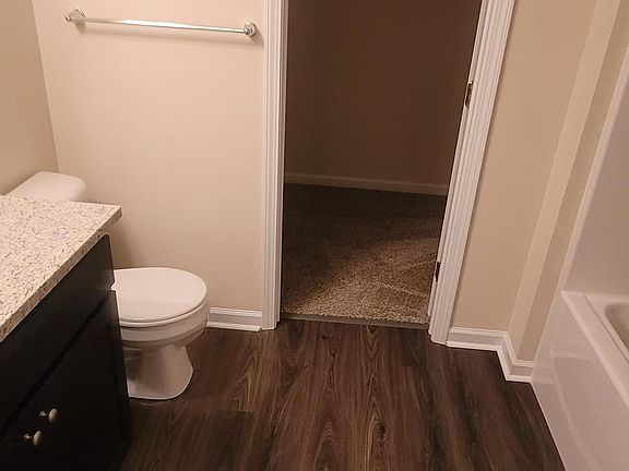 3rd image of 250 Delaware Dr