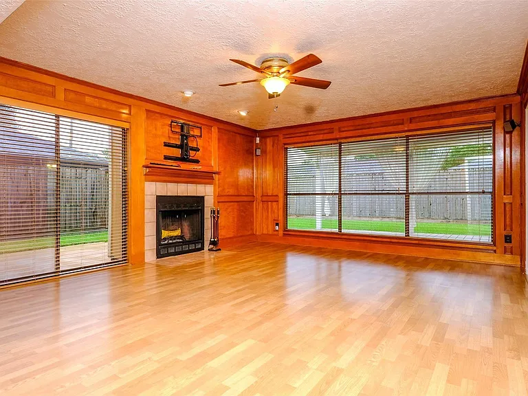 2520 Hadley Cir — Photo 4