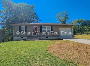 1005 Mountain View Dr, Rossville, GA 30741