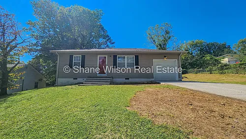 1005 Mountain View Dr Photo 1