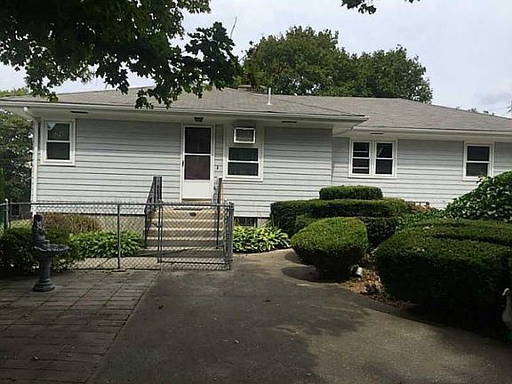 5th image of 119 Humbert St