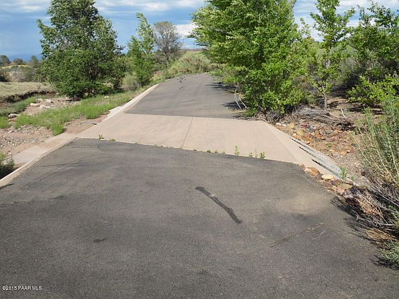 3rd image of 852 Northridge Dr