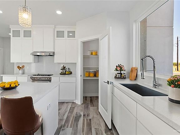 5th image of 356 Alfonso Mata Dr