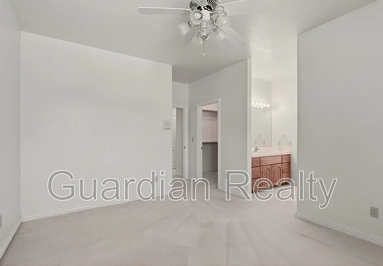 1888 Woodhaven Dr — Photo 37