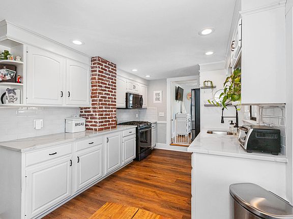 5th image of 1077-1079 Shirley St