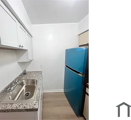 3 bed, 1050 sqft, $2,850 — Photo 2
