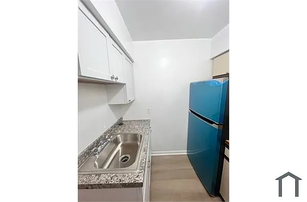 Building Photo - 3223 Buena Vista Ter SE #301