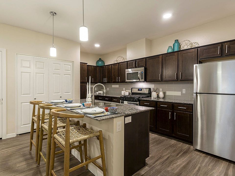 A1 774 SQ FT 1 Bed 1 Bath