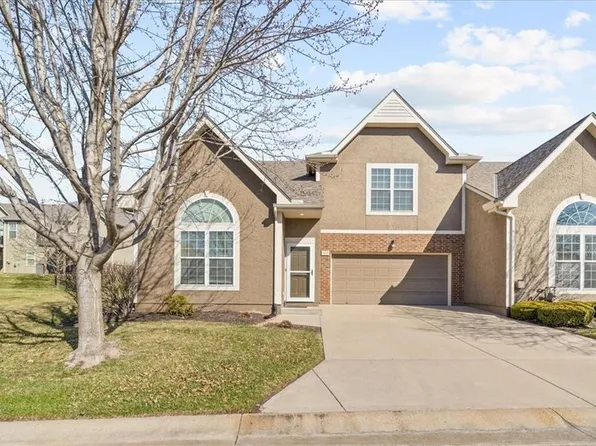 15518 W 61st Ter, Shawnee, KS 66217