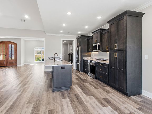 3rd image of 109 Eva Ln
