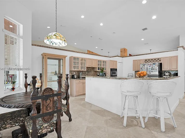 5750 SW 67th Ave — Photo 7