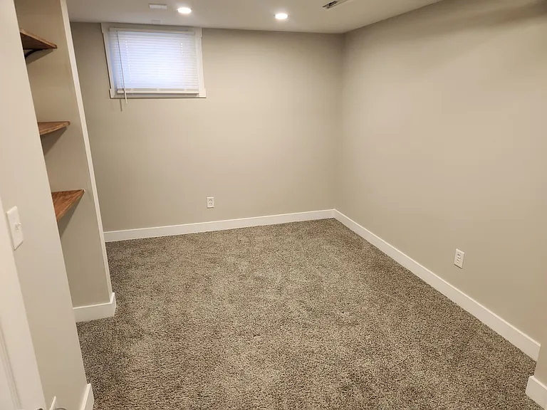 4907 Underwood Ave — Photo 7
