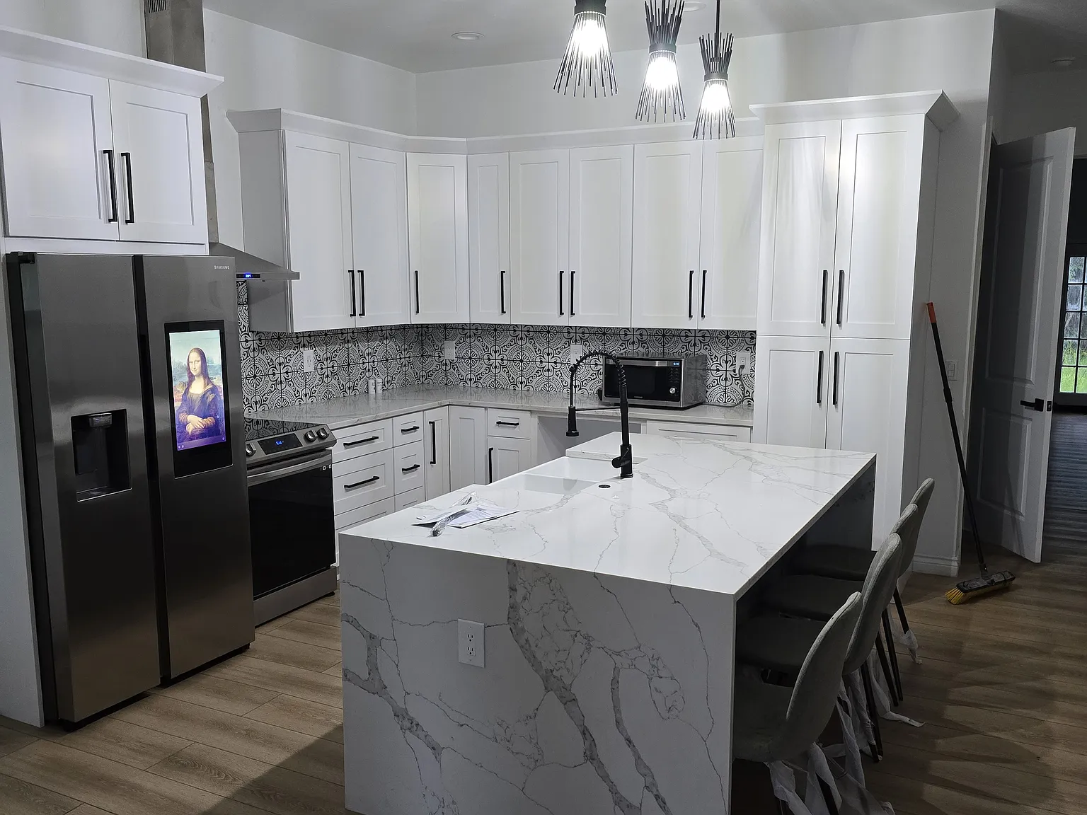 4 bed, 3.5 bath, 2650 sqft, $5,100 — Photo 3