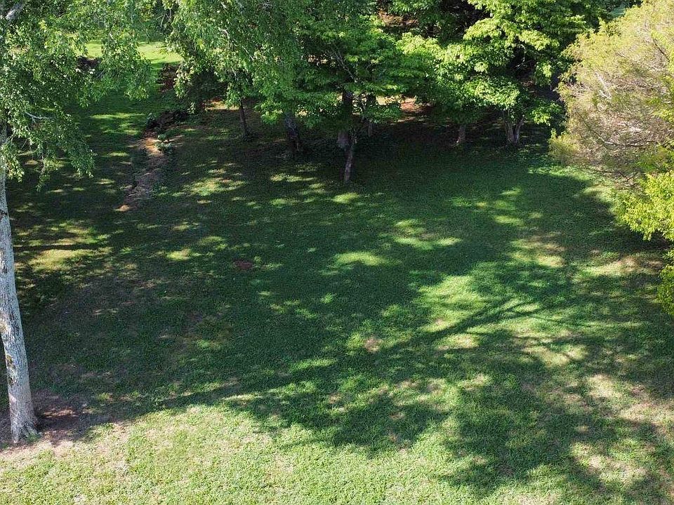 2nd image of 376 Erica Dr