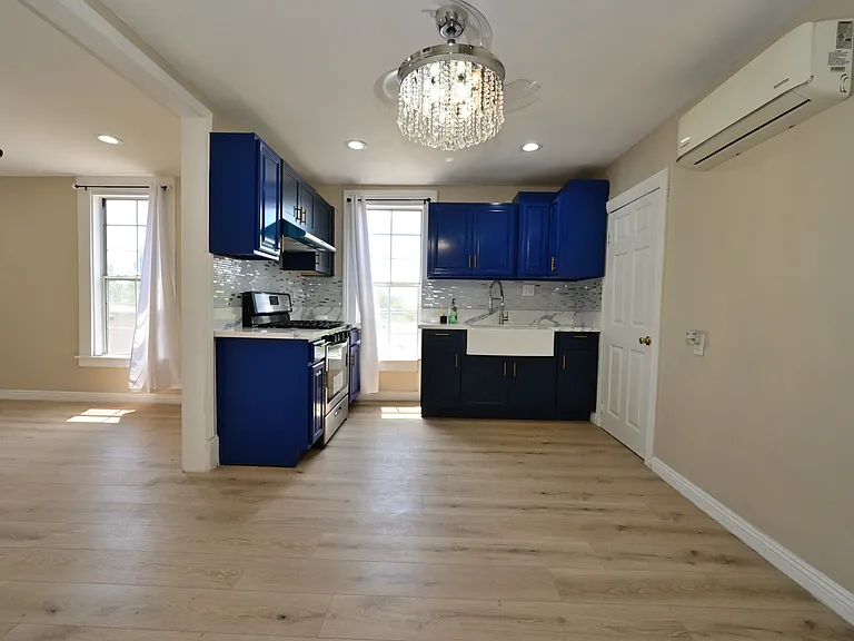 328 E Olive Ave — Photo 7