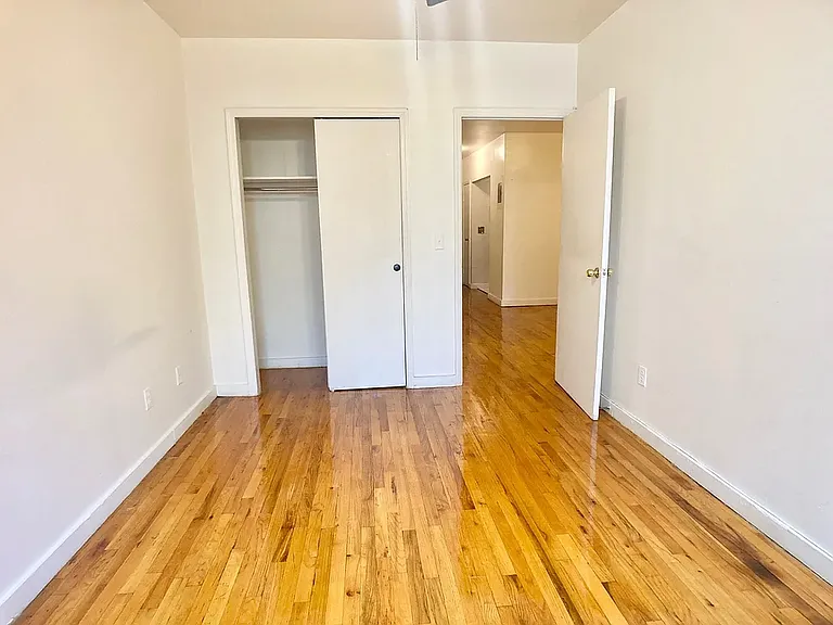 111 16th St #1R — Photo 9