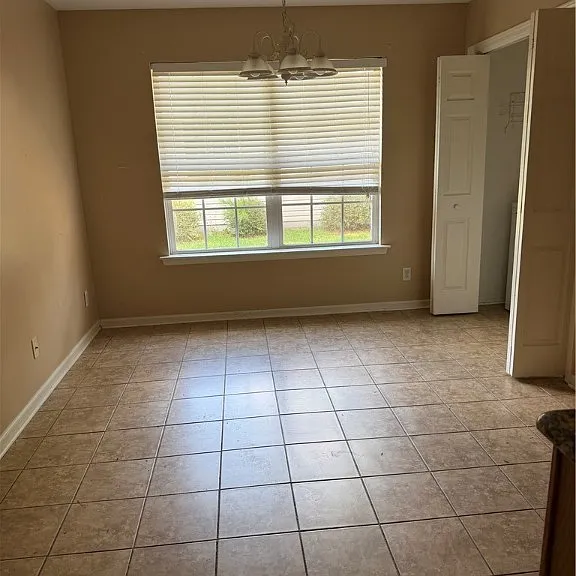 275 Silver Brook Cir — Photo 9