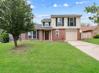 4108 Periwinkle Dr, Fort Worth, TX 76137