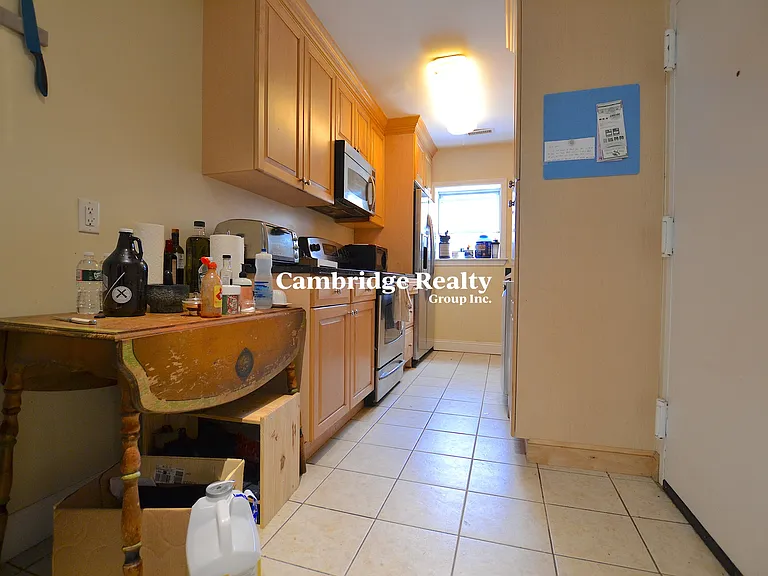 140 Newton St #3T — Photo 2
