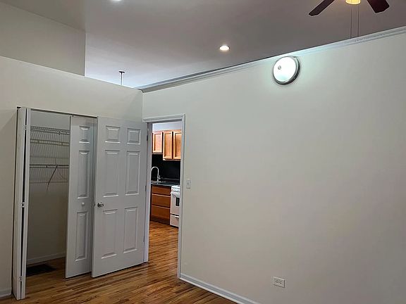 5th image of 2430 N Clybourn Ave #1