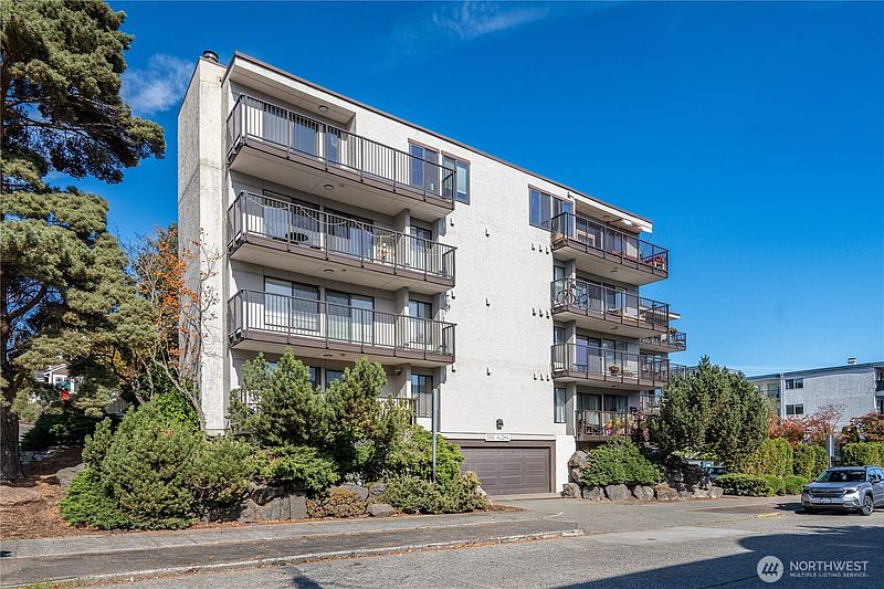 3rd image of 550 Aloha Street #201