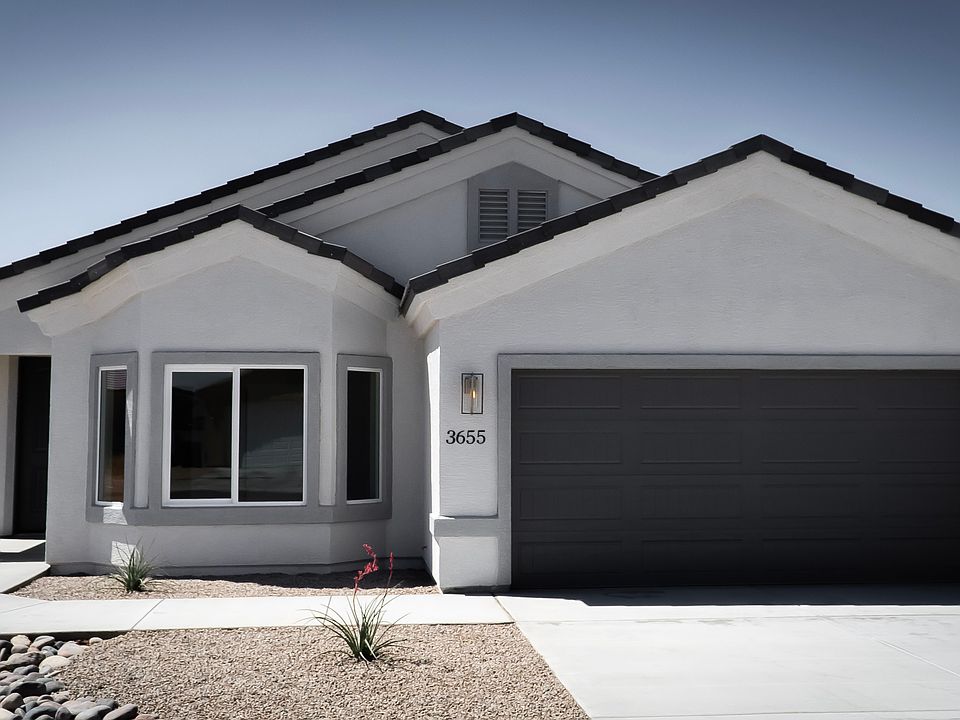 Model 2424 Front Exterior