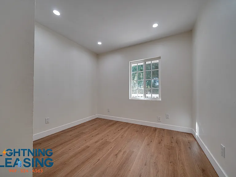 6182 Yolanda Ave — Photo 7