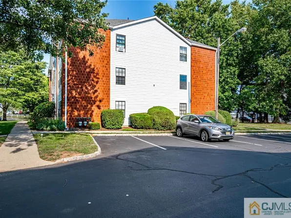 53 Boulder Dr, Edison, NJ 08817