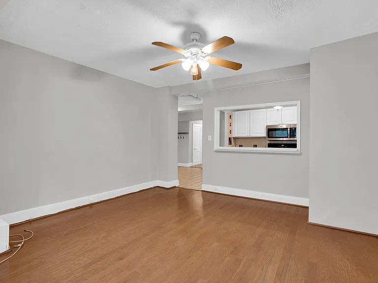 1820 Clydesdale Pl NW #C — Photo 7