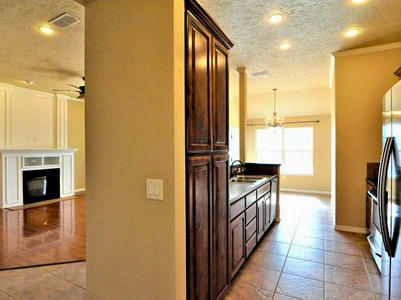 4th image of 209 Carmel Ln