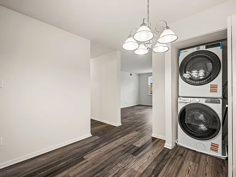 Middleboro Crest Apartments — Photo 15