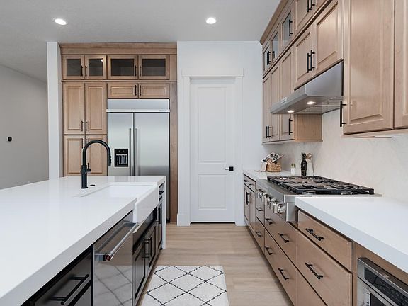 2nd image of 459 N Pinnacle Ln