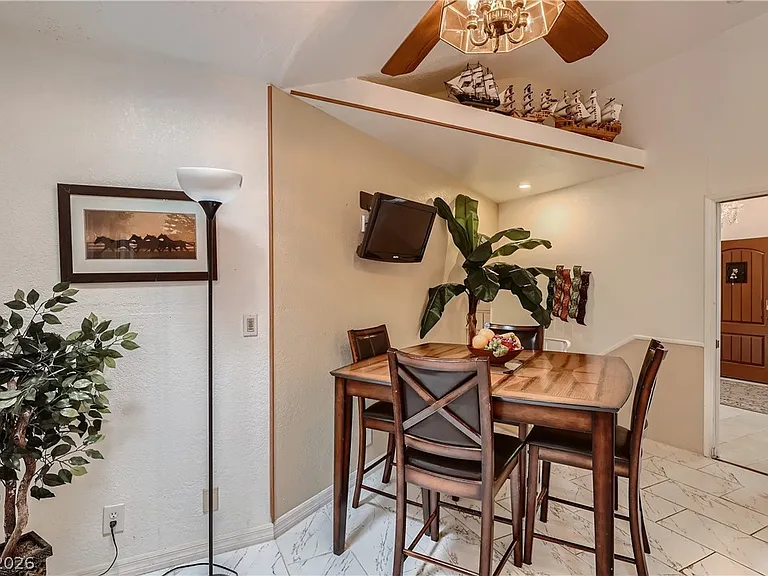 7082 Mira Vista St — Photo 17