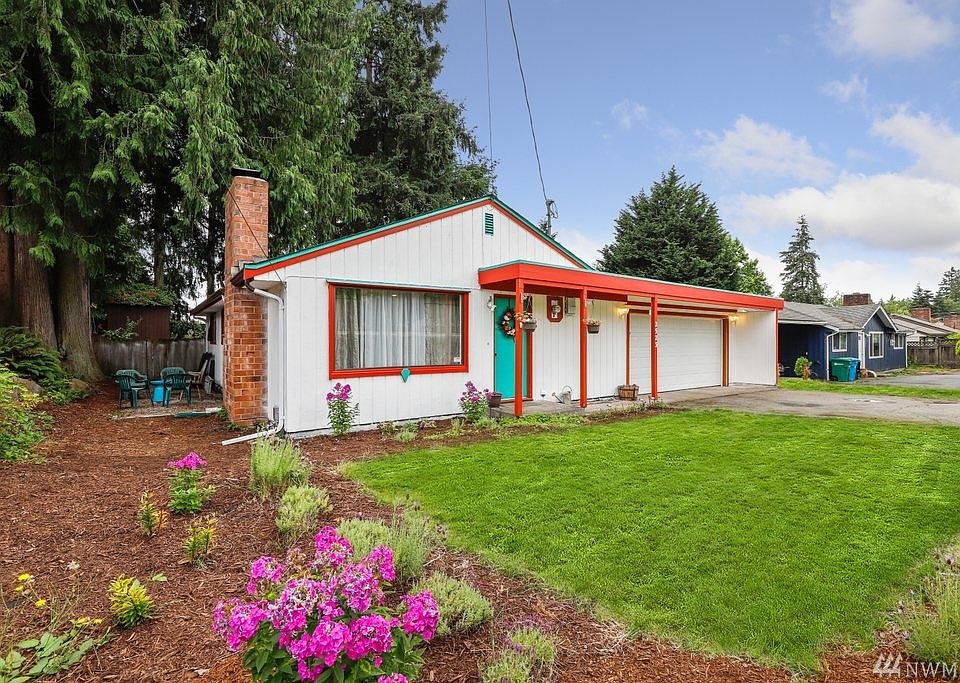 1st image of 2523 NE 205th St