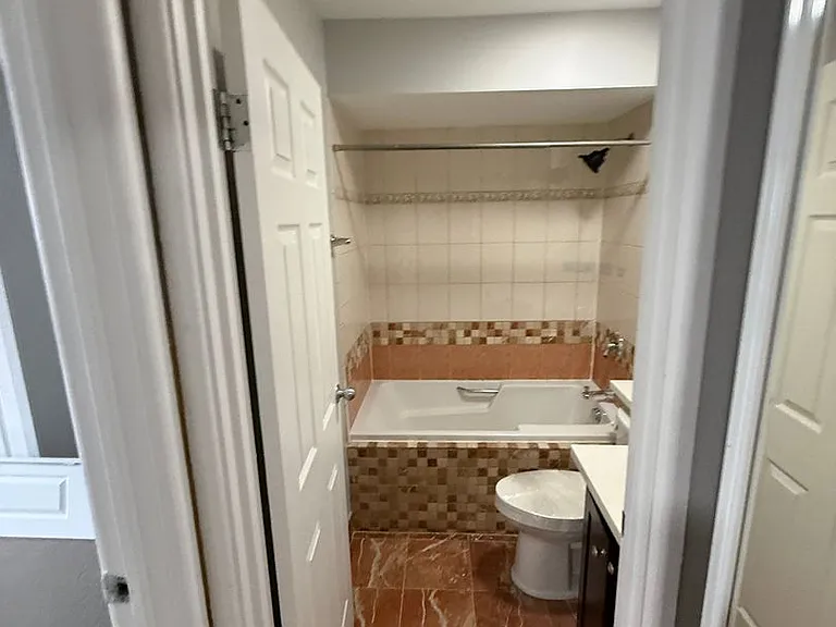 744 W Gordon Terrace — Photo 18