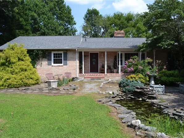 8109 Concho Rd, North Chesterfield, VA 23237